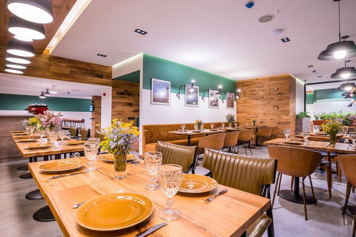 Dining 114 of 147