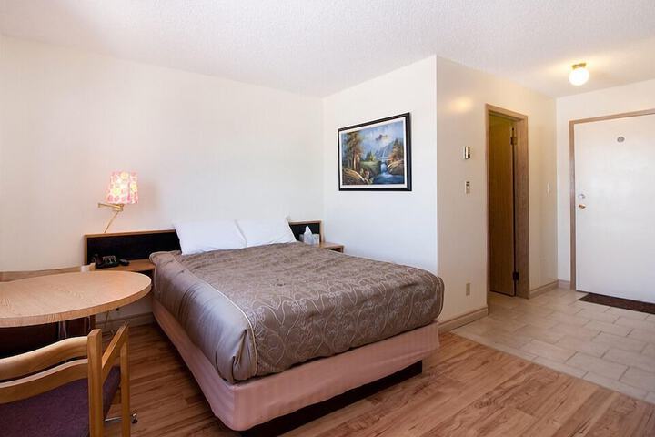 Room 21 of 32
