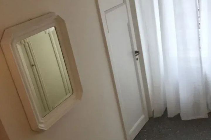 Room 11 of 13