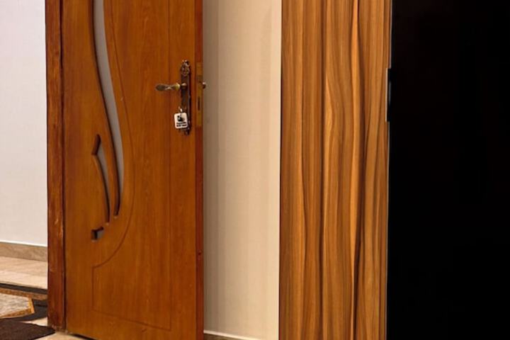 Room 9 of 30