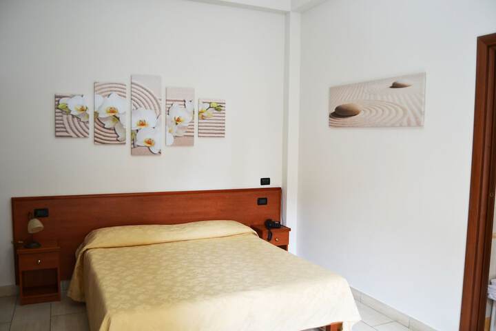 Room 5 of 31