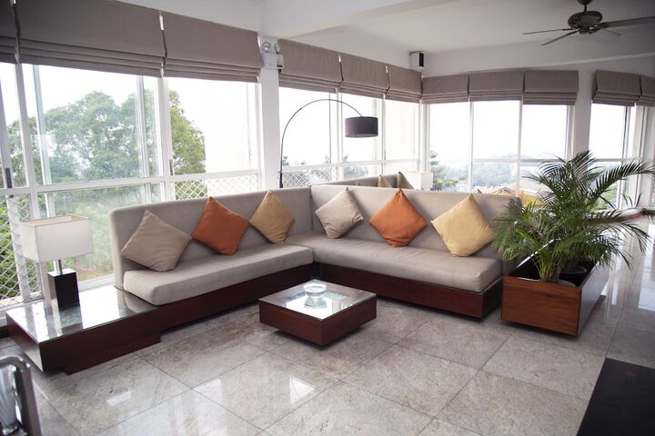 Entrance & Lobby