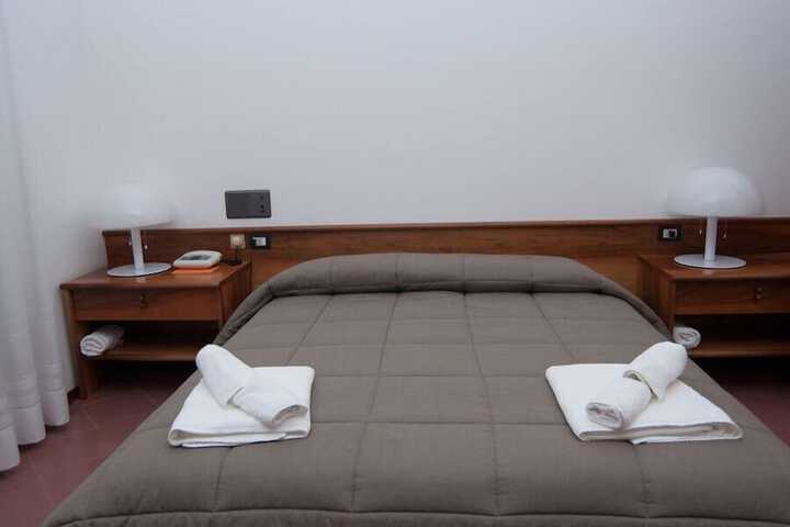Room 2 of 4