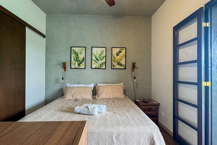 Room 31 of 83
