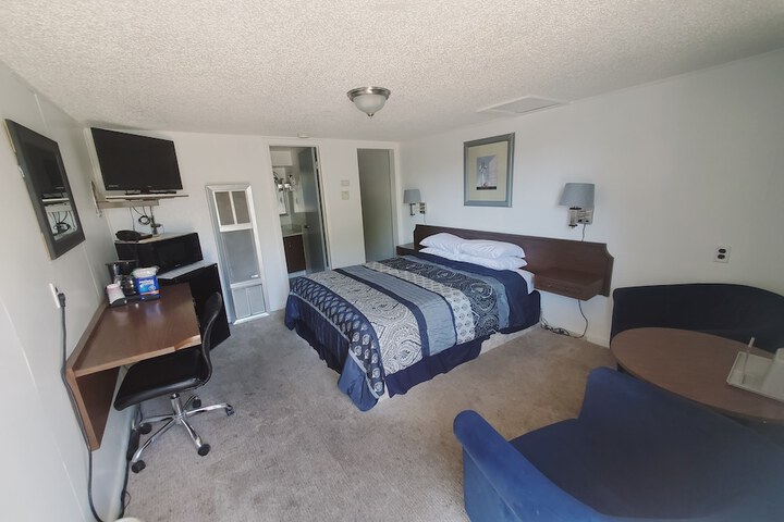 Room 2 of 19