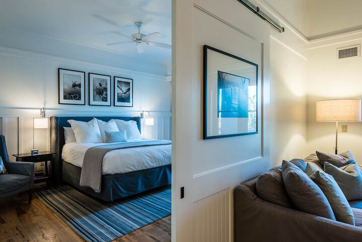 Room 6 of 90