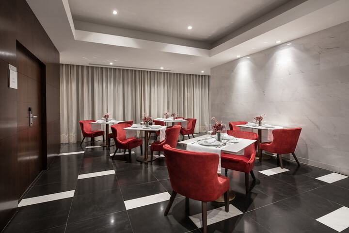 Dining 45 of 74