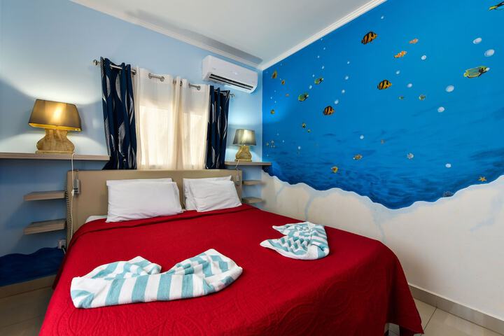 Room 10 of 526