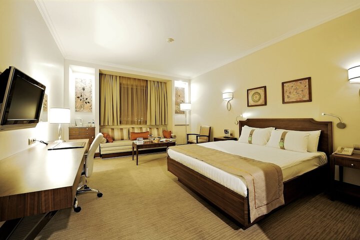 Room 3 of 55