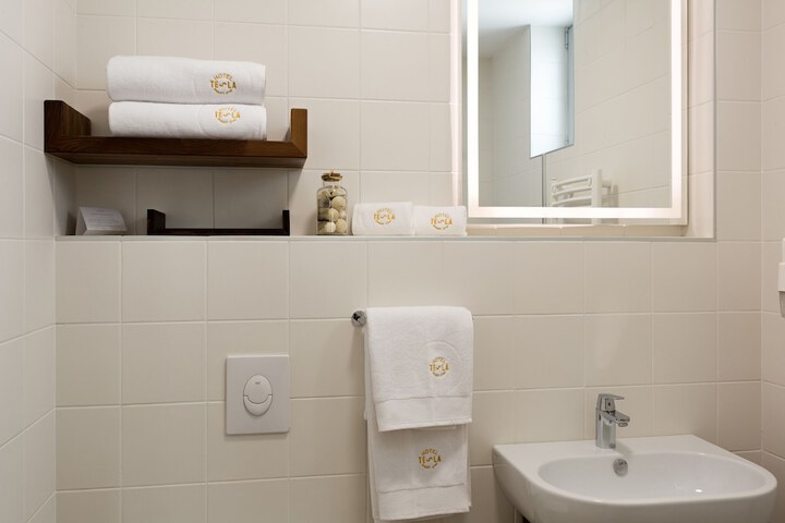 Room 35 of 54