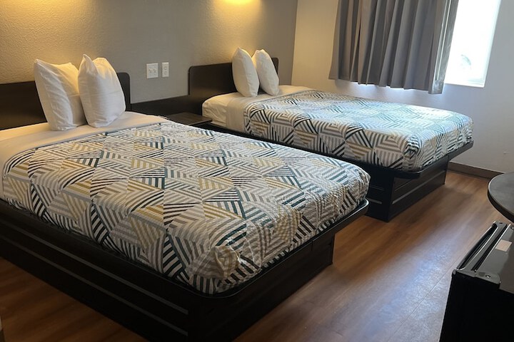 Double Room Disability Accessible (9 of 12)