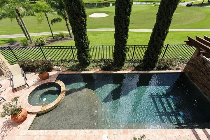 Pool 17 of 28