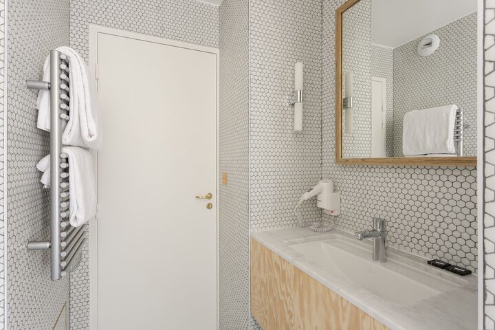 Room 25 of 36