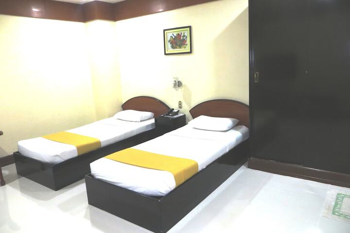 Room 10 of 44