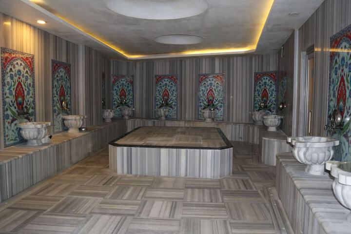 Room 9 of 12