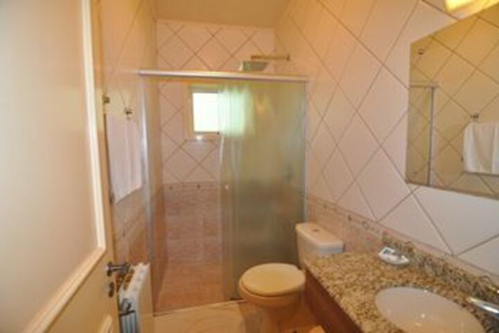 Room 3 of 40