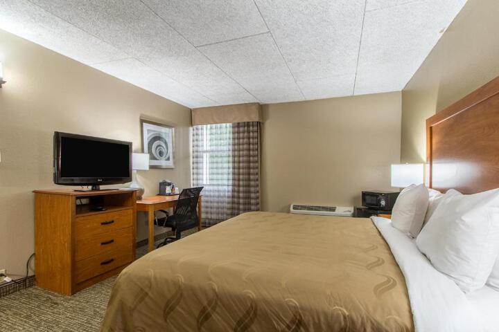1 King Bed (2 of 3)