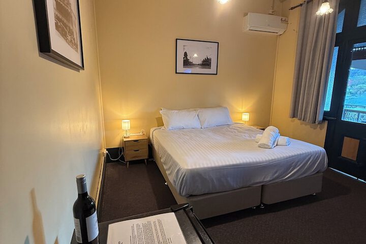 Room 9 of 30