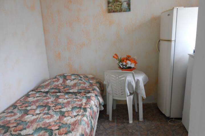 Room 10 of 80