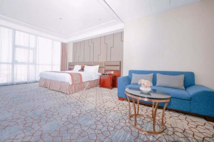 Room 27 of 71