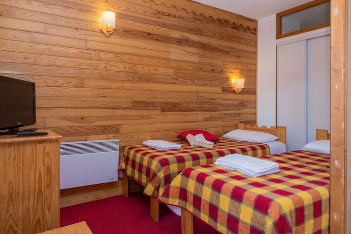 Room 2 of 19