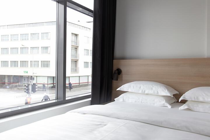 Room 20 of 39