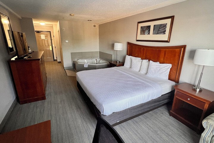1 King Bed (1 of 16)