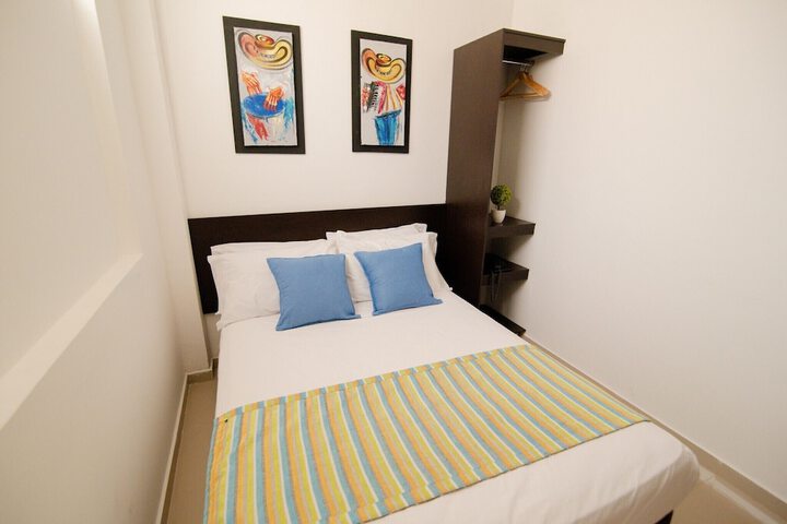 Room 8 of 30