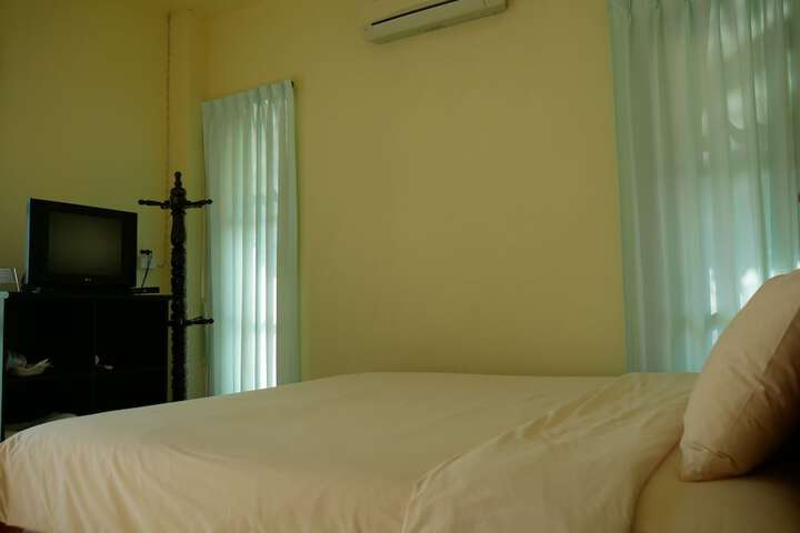 Room 10 of 74