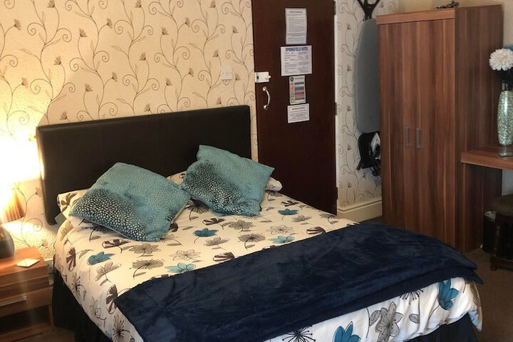 Room 12 of 30