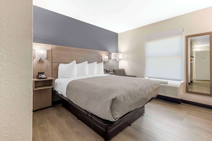 2 Queen Beds (9 of 17)