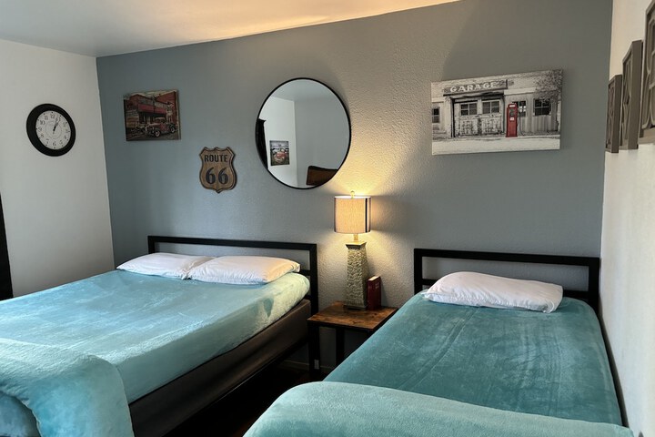 1 Queen Bed (11 of 103)
