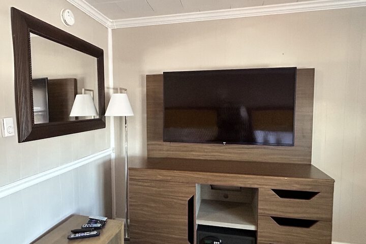 Room 52 of 83