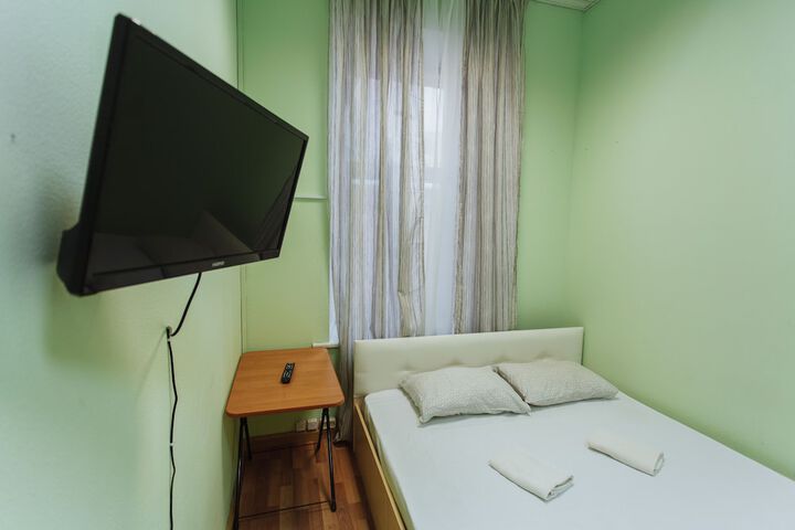 Room 12 of 76