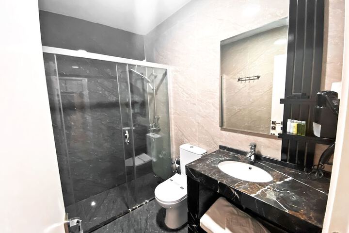 Room 18 of 27