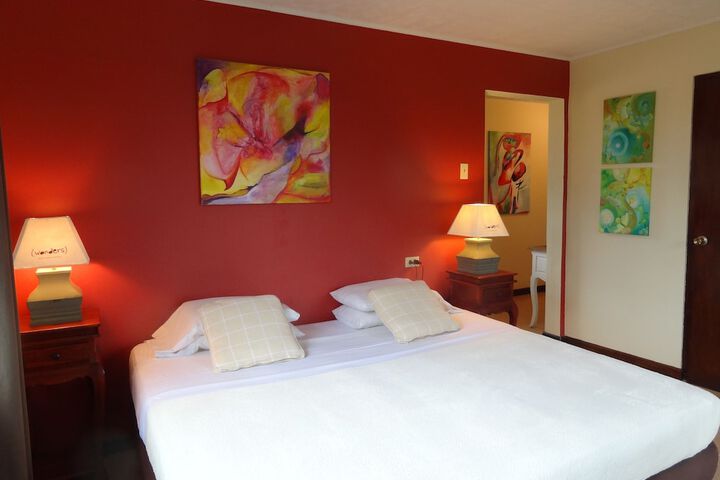 Room 12 of 114