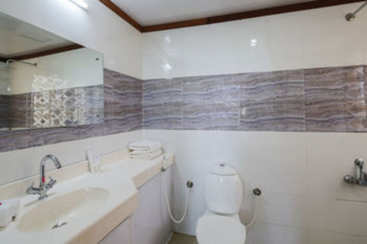 Room 3 of 35