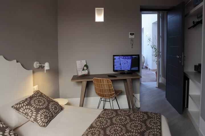 Room 31 of 210