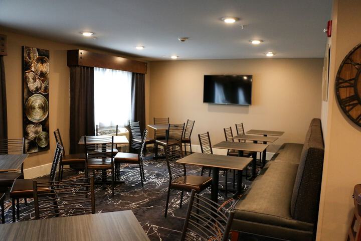 Breakfast/Coffee Service 33 of 39