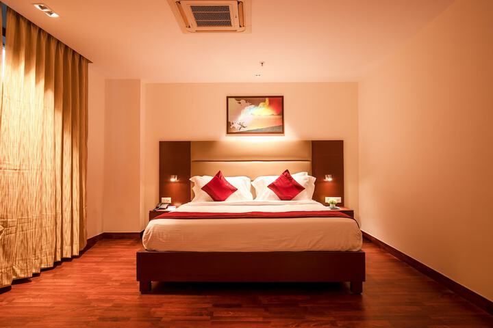Room 10 of 30