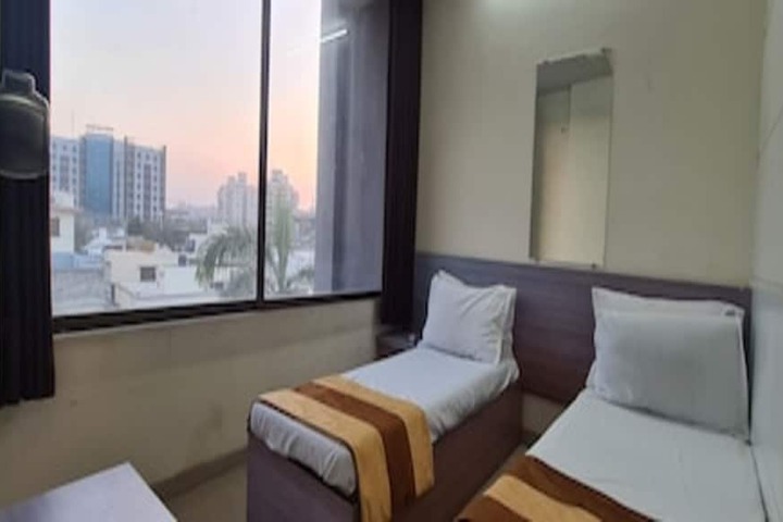 Room 8 of 19