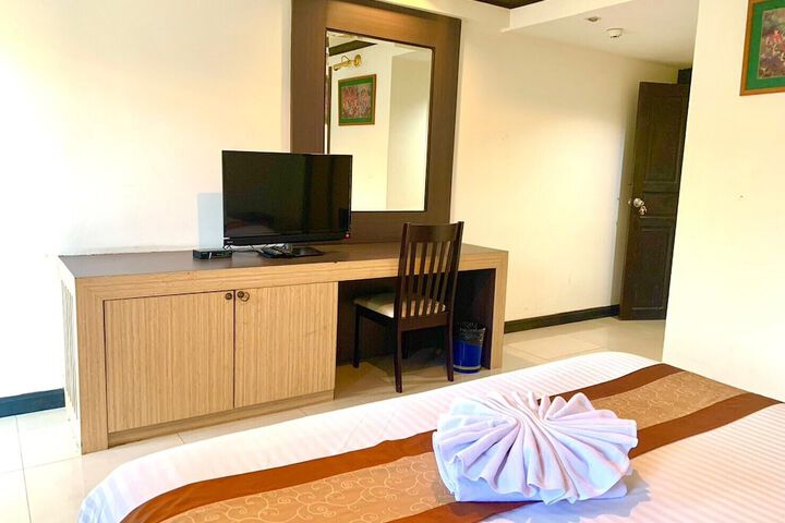 Room 13 of 35
