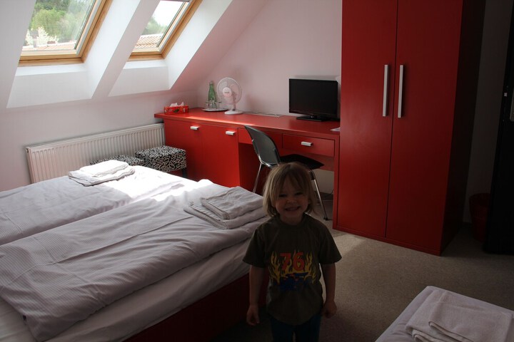 Room 11 of 39