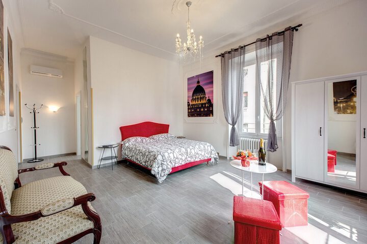 Room 3 of 33