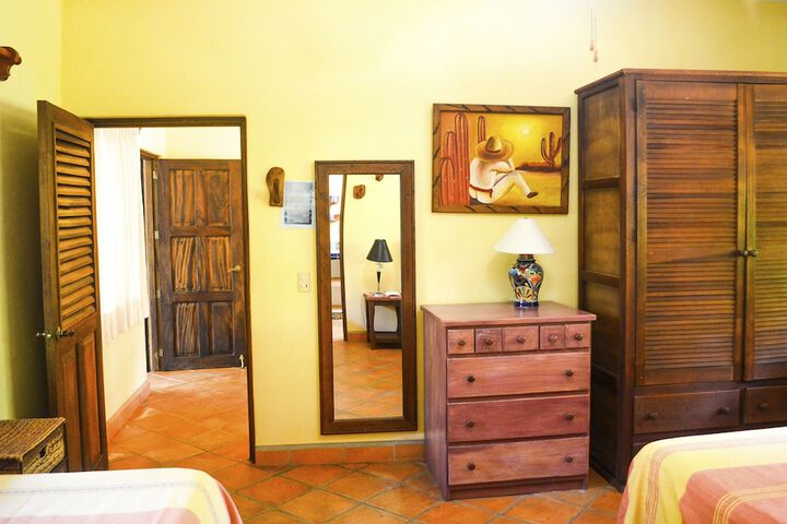Room 11 of 285