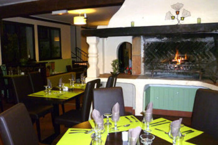 Dining 31 of 31