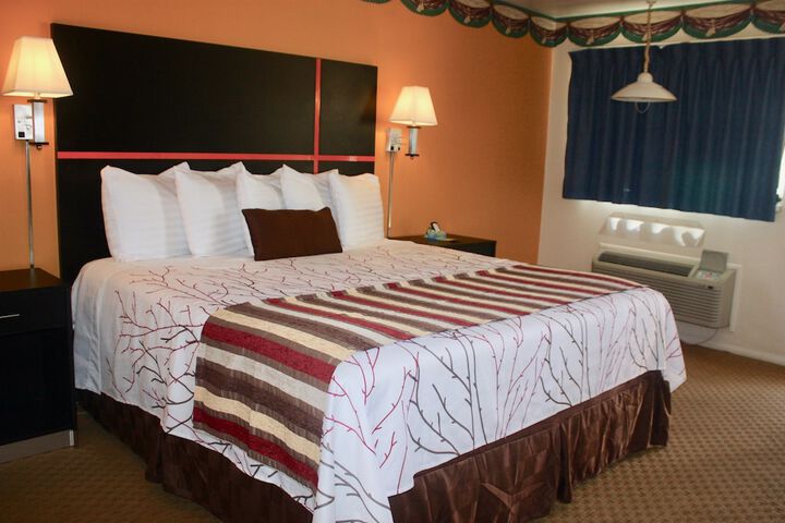 Room 11 of 40