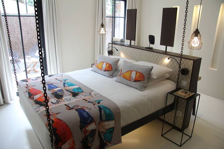 Room 5 of 101