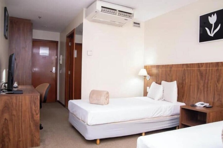 Room 4 of 39