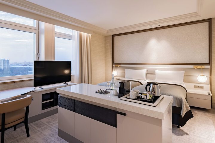 Room 276 of 457